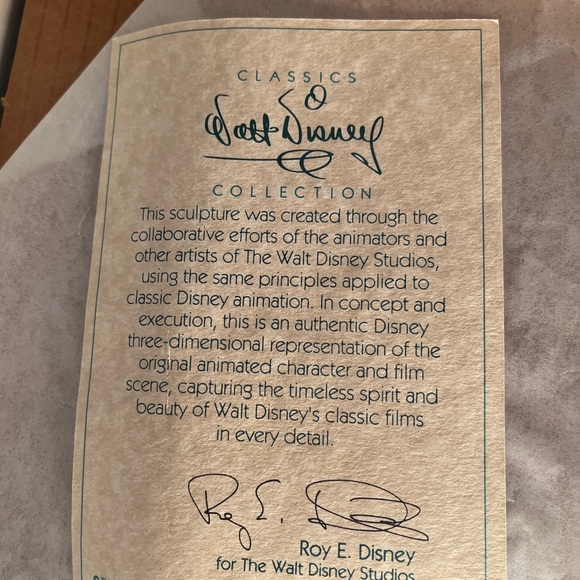 Disney Cinderella’s  Sewing Book w/ COA - Picture 4 of 5